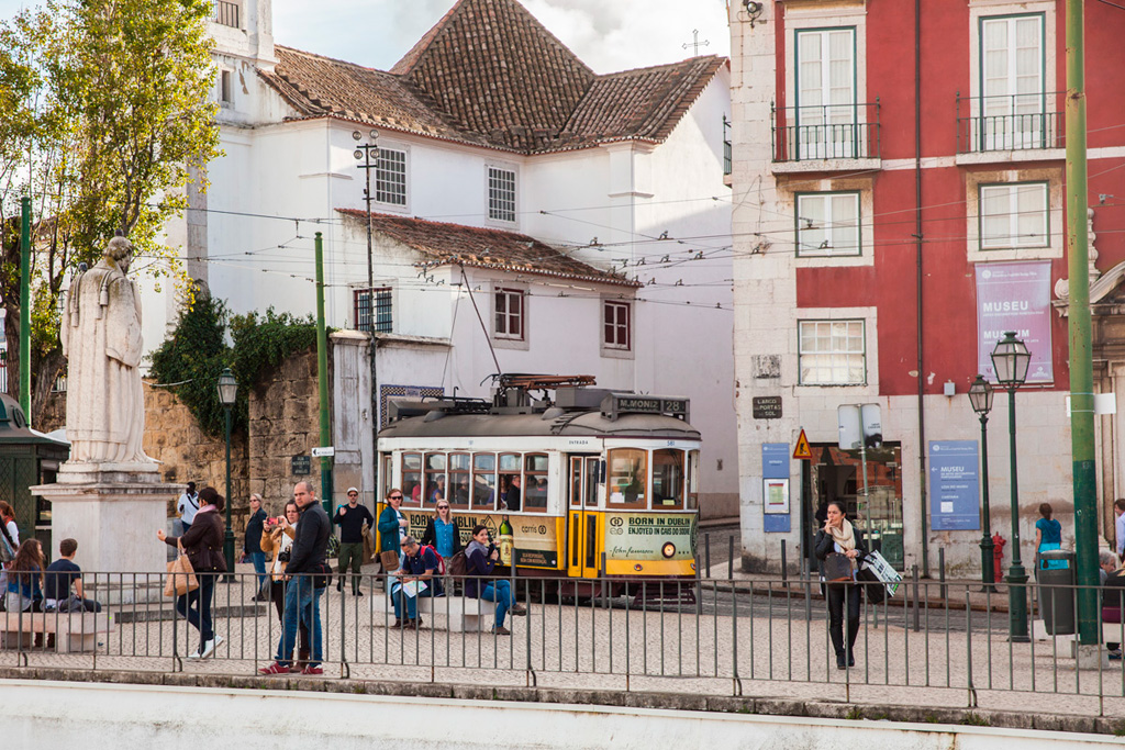 Lizbona, galeria zdjęć. Jesień w Lizbonie wygląda jak lato u nas