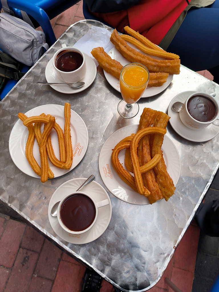 Saragossa – churros, porras i czekolada w filiżankach